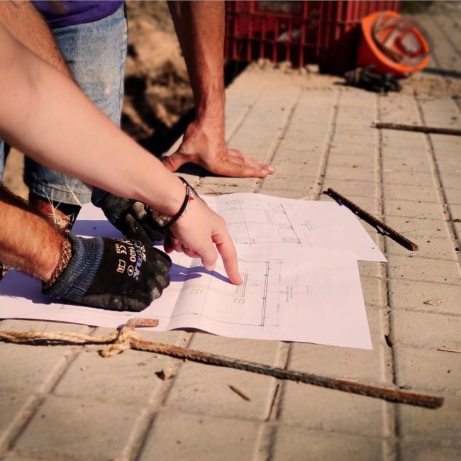 Imagen entrada arrancando motores. Ecoarquitectura. Terracota arquitectura sostenible y Bioconstrucción